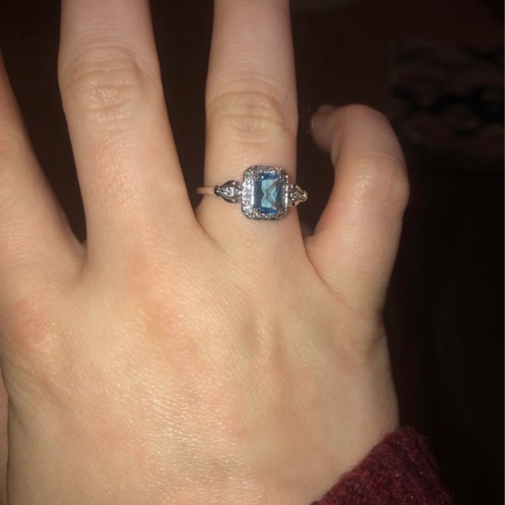 Ring - Picture 2 of 3